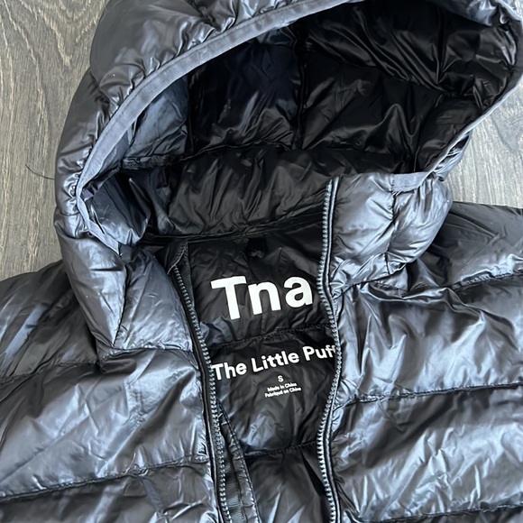 Aritzia TNA Little Puff - Picture 2 of 2